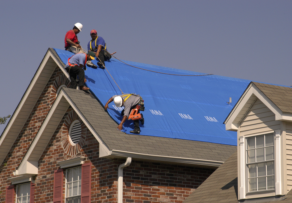 hurricane-katrinahurricane-rita-new-orleans-la-10-12-05-a-team-of-workers-install-3e20fe-1024